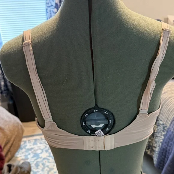 Victoria's Secret Lined Perfect Coverage 36D Underwire Bra - Picture 2 of 4